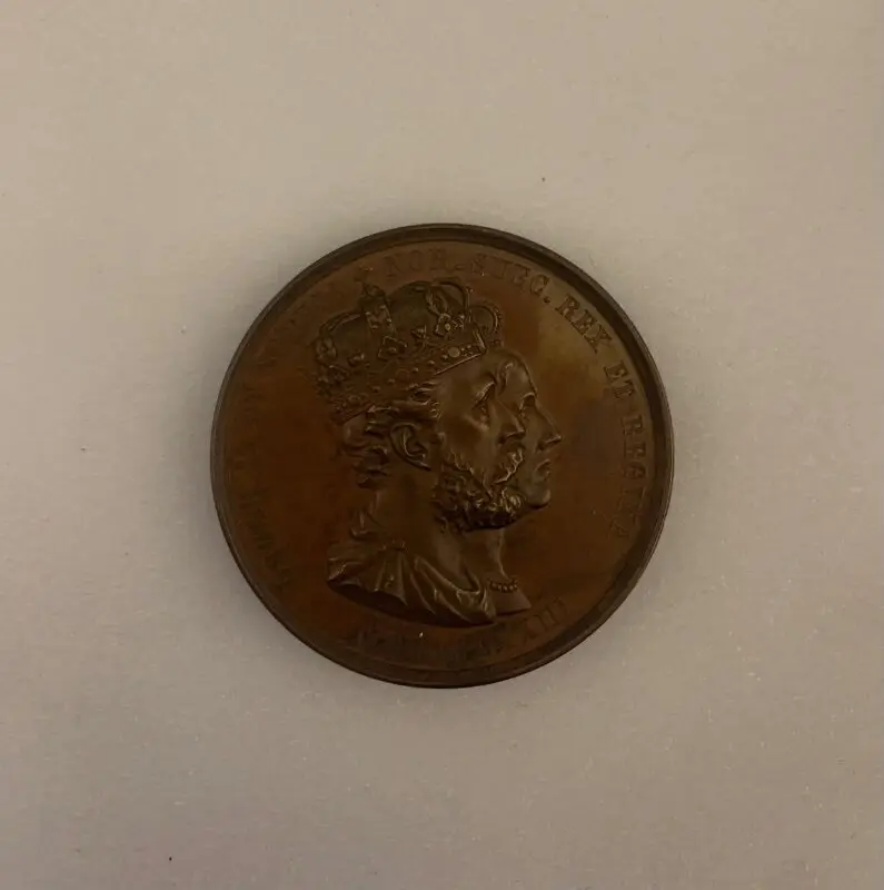 Medal: Coronation medal of Oscar II, of Norway and Sweden — تصویر رکورد موزهٔ ویکتوریا و آلبرت