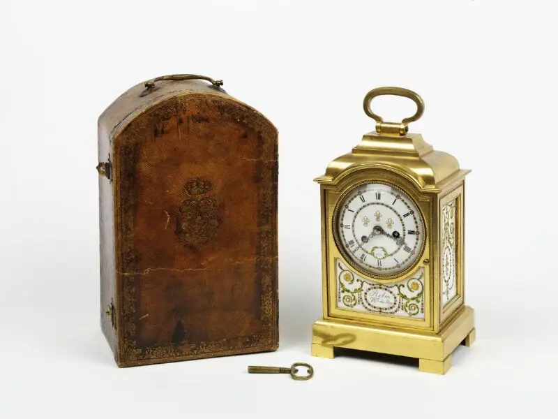 Carriage clock — تصویر رکورد موزهٔ ویکتوریا و آلبرت