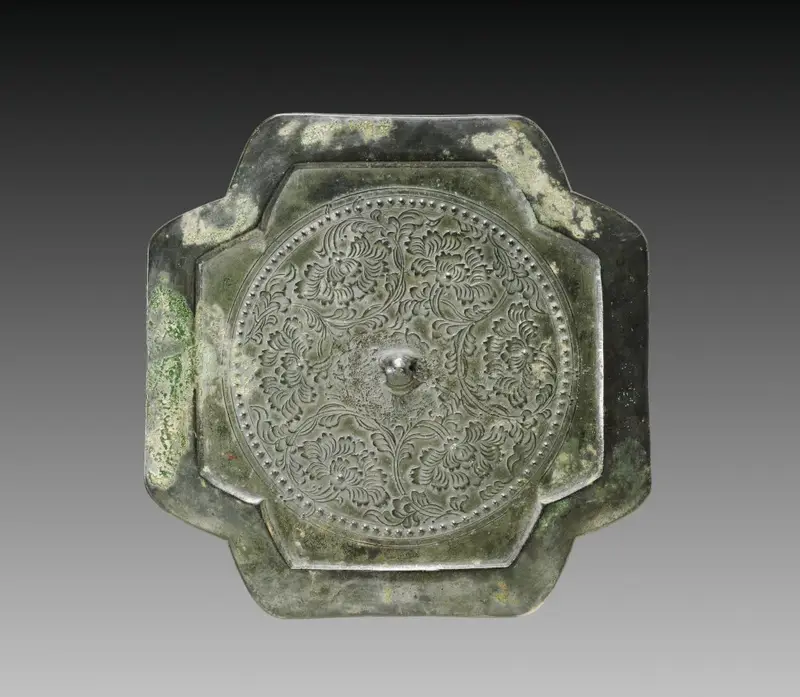 Cruciform Mirror with Six Blossoms — تصویر رکورد موزهٔ هنر کلیولند (دسترسی آزاد)