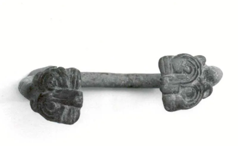 Bracelet with lion mask terminals — تصویر رکورد موزهٔ متروپولیتن (دسترسی آزاد)