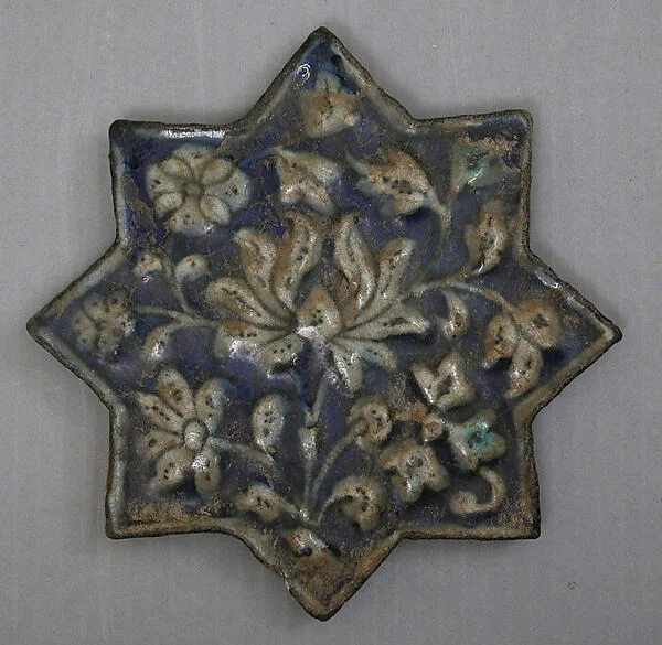 Star-Shaped Tile — تصویر رکورد موزهٔ متروپولیتن (دسترسی آزاد)