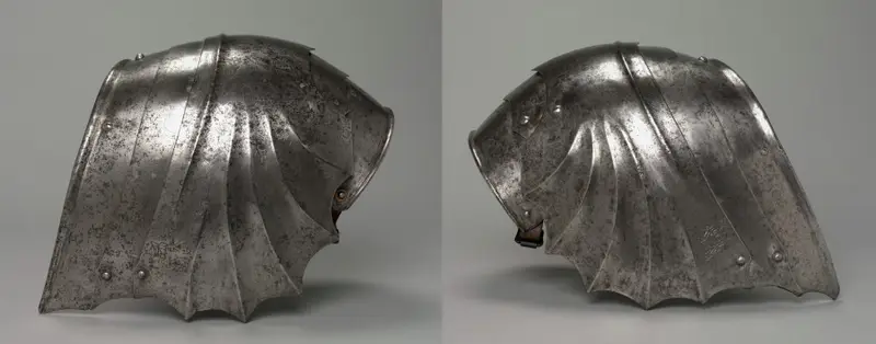 Pair of Gothic Fan-Shaped Pauldron — تصویر رکورد موزهٔ هنر کلیولند (دسترسی آزاد)