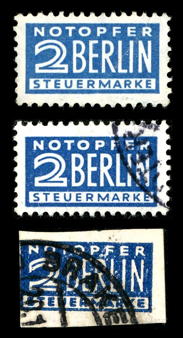 سه نمونهٔ تمبر مالیاتی «Notopfer 2 Berlin Steuermarke»؛ دندانه‌دار و بی‌دندانه