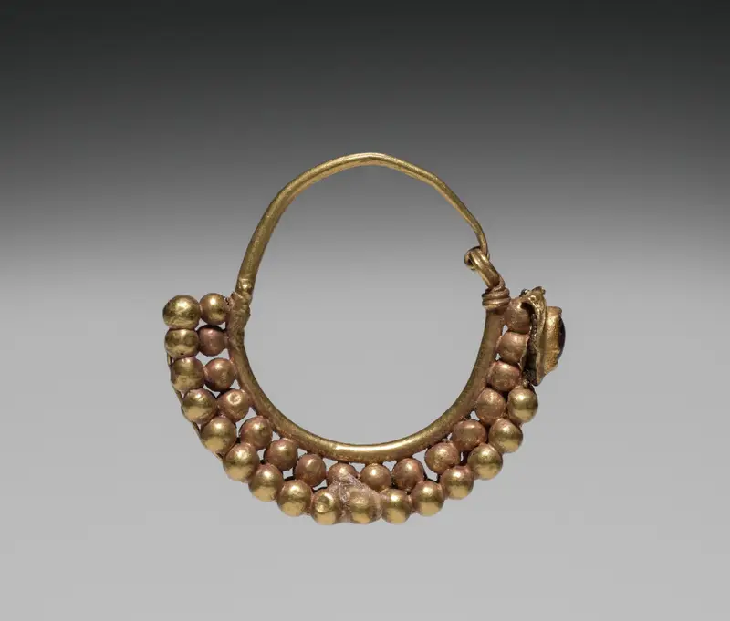 Earring (one of a pair) — تصویر رکورد موزهٔ هنر کلیولند (دسترسی آزاد) — شمارهٔ رکورد 1985.174.b