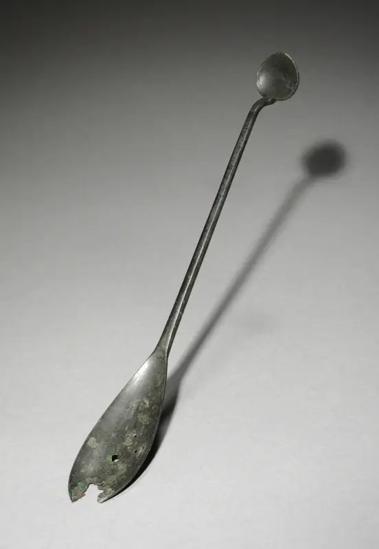 Spoon with Dual Heads — تصویر رکورد موزهٔ هنر کلیولند (دسترسی آزاد)