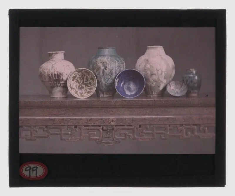 Photograph:  'Vase' (unknown), 'Bowl', Iran, 2nd half of the 17th century,'Vase' (unknown), 'Bowl', Iran, 1650-1700, 'Vase'  (unknown), 'Bowl', Iran, late 13th century', 'Jar', Iran, 18th-19th century, from the Charles Lang Freer Collection — تصویر رکورد موزهٔ ویکتوریا و آلبرت