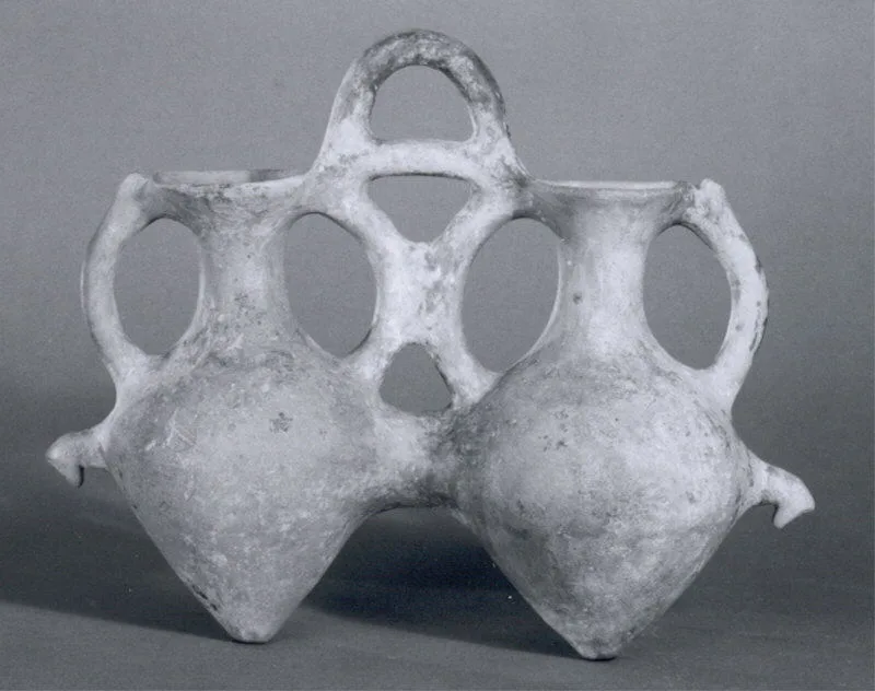 Double vessel with pierced bases — تصویر رکورد موزهٔ متروپولیتن (دسترسی آزاد)