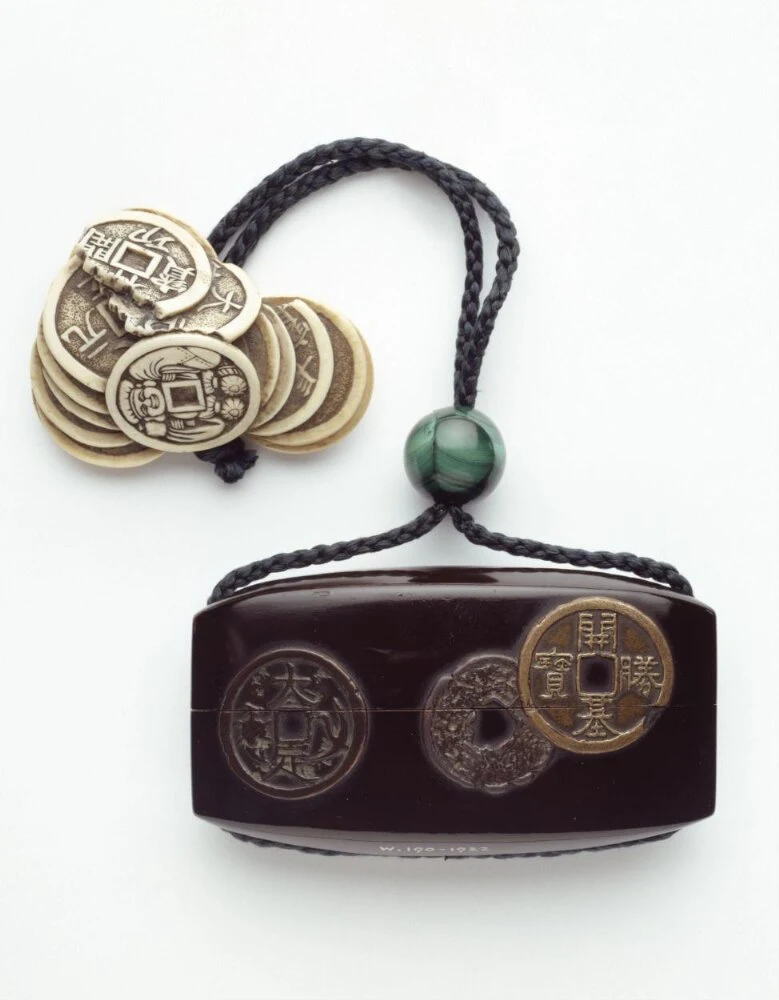 Inrō, netsuke and ojime — تصویر رکورد موزهٔ ویکتوریا و آلبرت