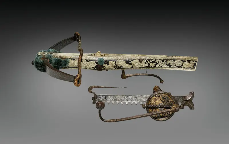 Crossbow and Cranequin of Elector Augustus I of Saxony — تصویر رکورد موزهٔ هنر کلیولند (دسترسی آزاد)