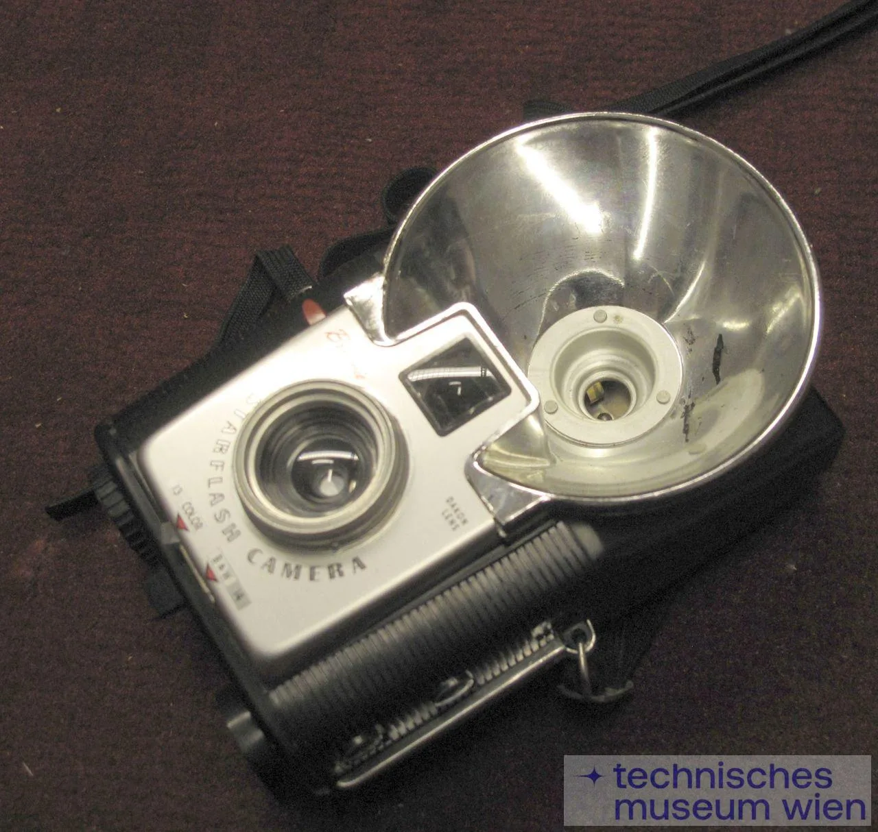 Rollfilmkamera Kodak Brownie Starflash Camera — تصویر رکورد یوروپیانا — شمارهٔ رکورد 8f05 1512bcf664ba