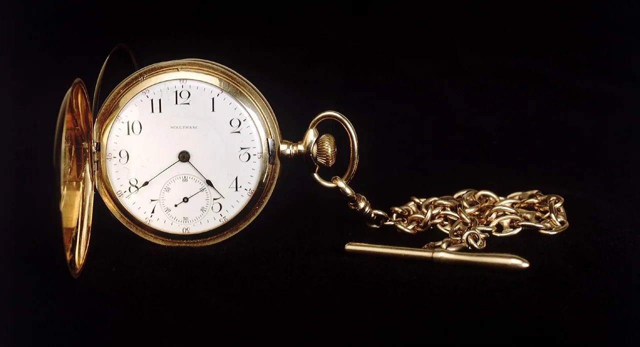 A presentation gold pocket watch — تصویر رکورد یوروپیانا