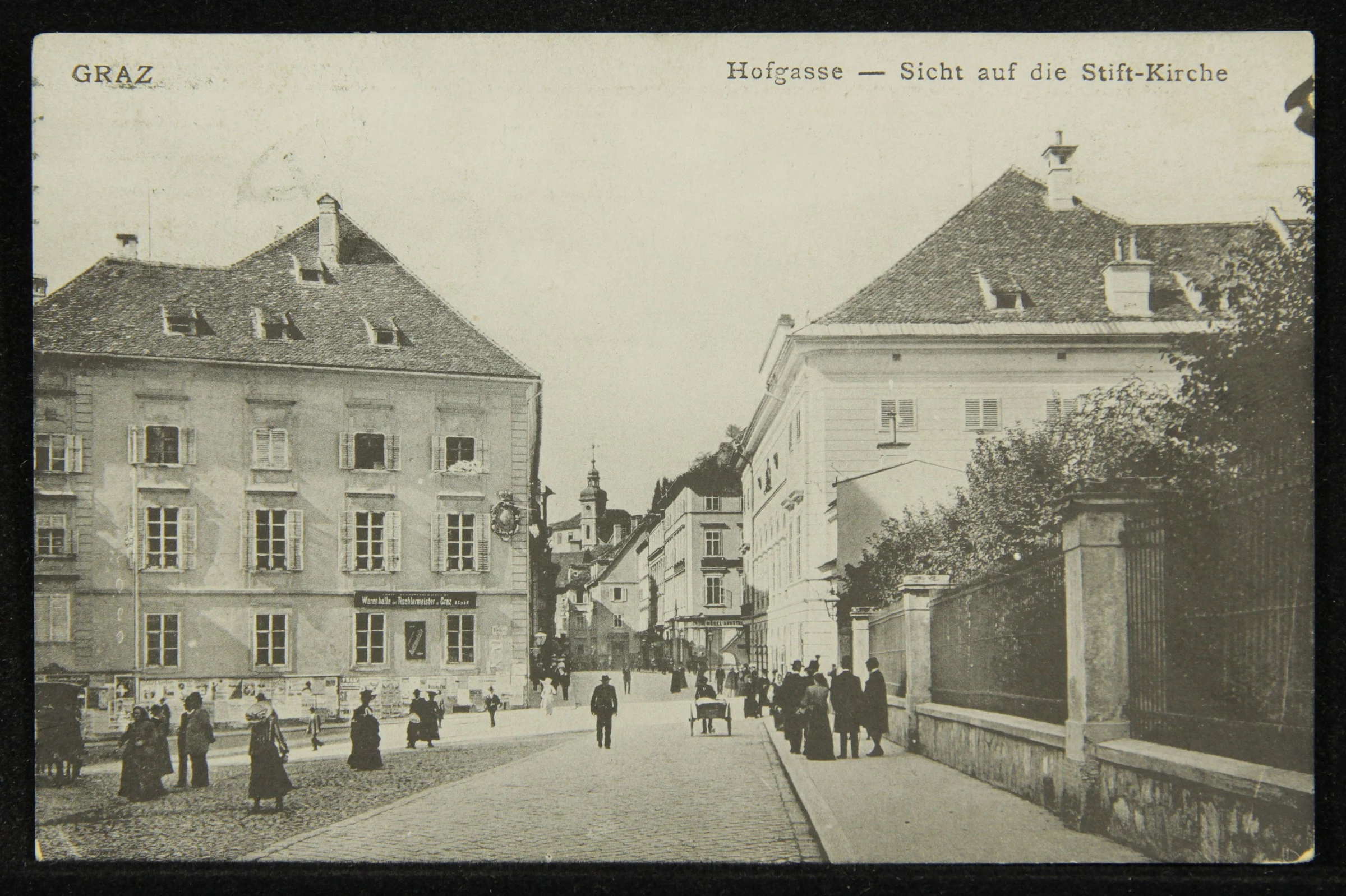 Graz. Hofgasse - Sicht auf die Stift-Kirche — تصویر رکورد یوروپیانا