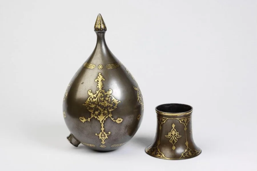 Steel kalian base and bowl — تصویر رکورد موزهٔ ویکتوریا و آلبرت