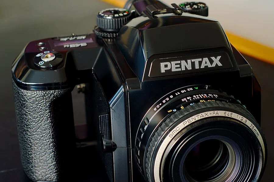 Pentax 645N — تصویر رکورد ویکی‌داده
