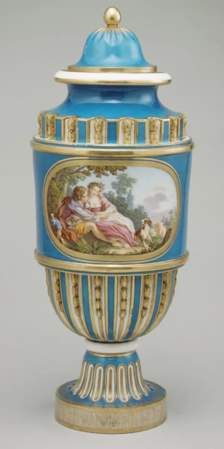 Vase (vase cannelés à bandeau) (one of a pair) — تصویر رکورد ویکیداده