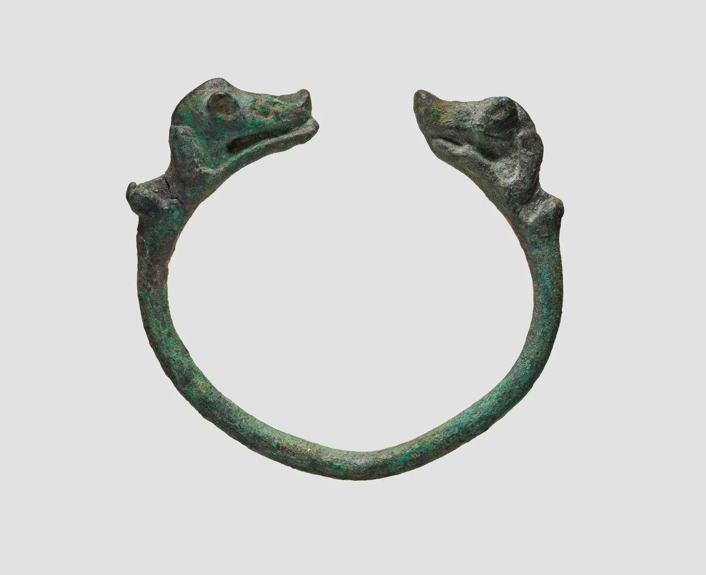 Bracelet — تصویر رکورد موزهٔ متروپولیتن (دسترسی آزاد)