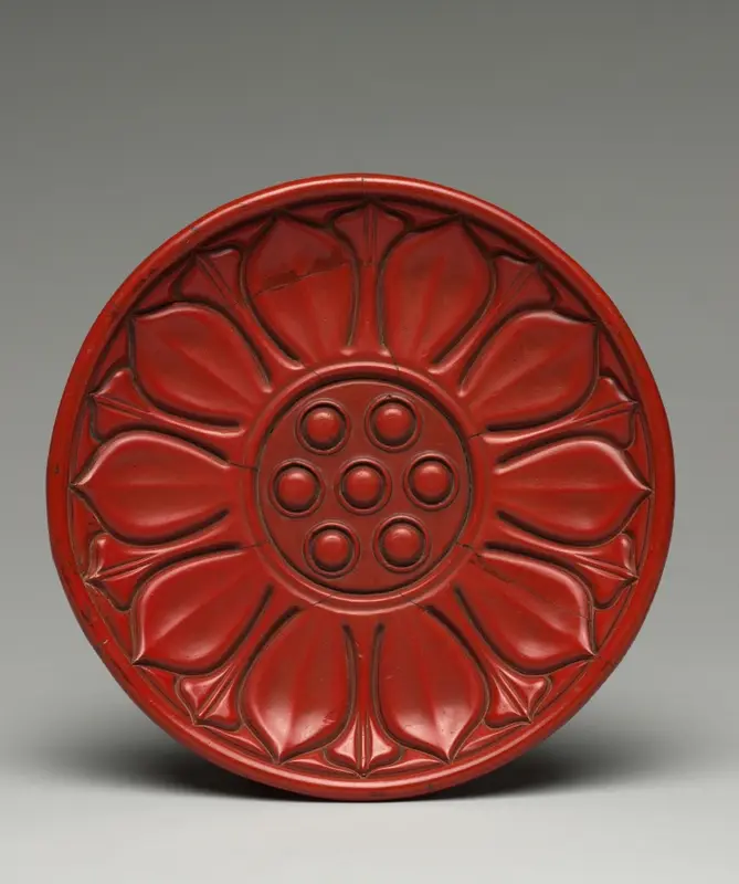 Lotus Dish — تصویر رکورد موزهٔ هنر کلیولند (دسترسی آزاد)