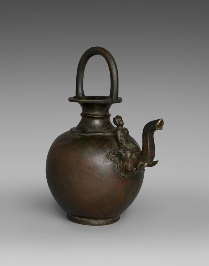 Ewer with Spout in the Form of an Elephant with a Mahut — تصویر رکورد موزهٔ هنر کلیولند (دسترسی آزاد)