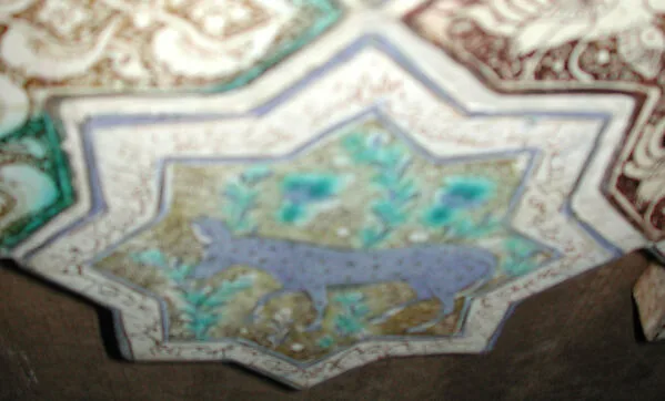 کاشی ستاره‌ای — نمای تکمیلی ثبت‌شده در رکورد موزه