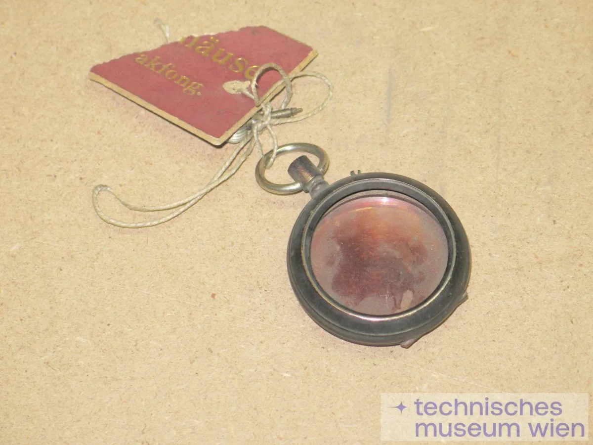 Taschenuhr-Gehäuse aus Pakfong — تصویر رکورد یوروپیانا