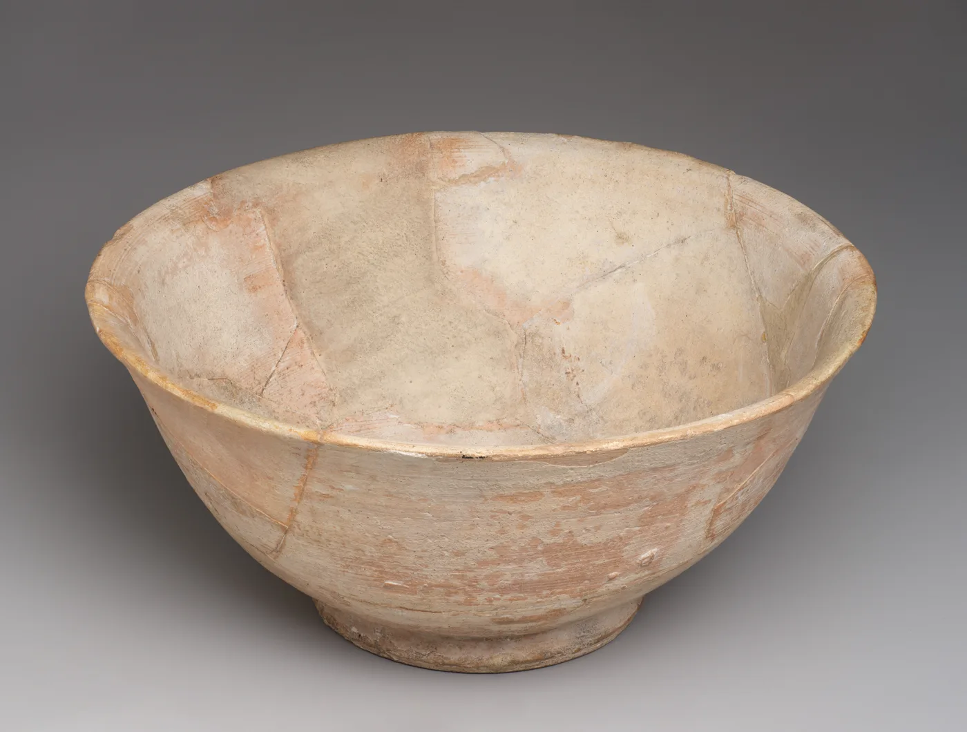 Glazed bowl — تصویر رکورد موزهٔ متروپولیتن (دسترسی آزاد)