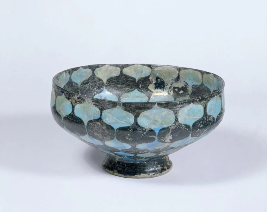 Bowl — تصویر رکورد موزهٔ ویکتوریا و آلبرت