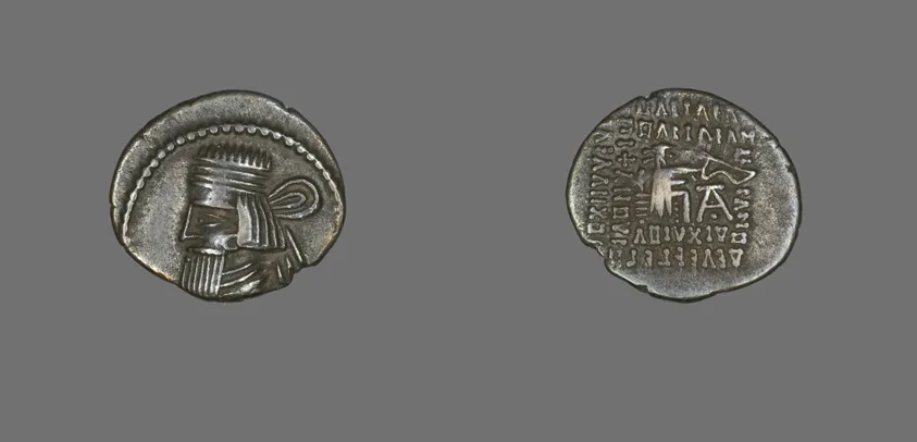 Drachm (Coin) Portraying King Gotarzes II — تصویر رکورد مؤسسهٔ هنر شیکاگو (دسترسی آزاد)
