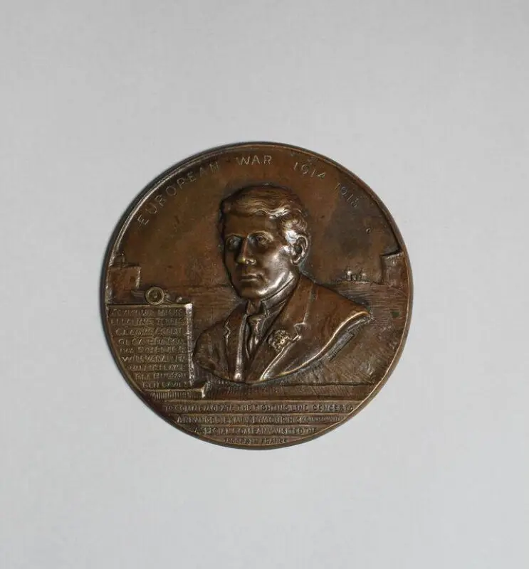 Medal: Medal commemorating the WW1 concerts in France produced for the troops by Seymour Hicks — تصویر رکورد موزهٔ ویکتوریا و آلبرت