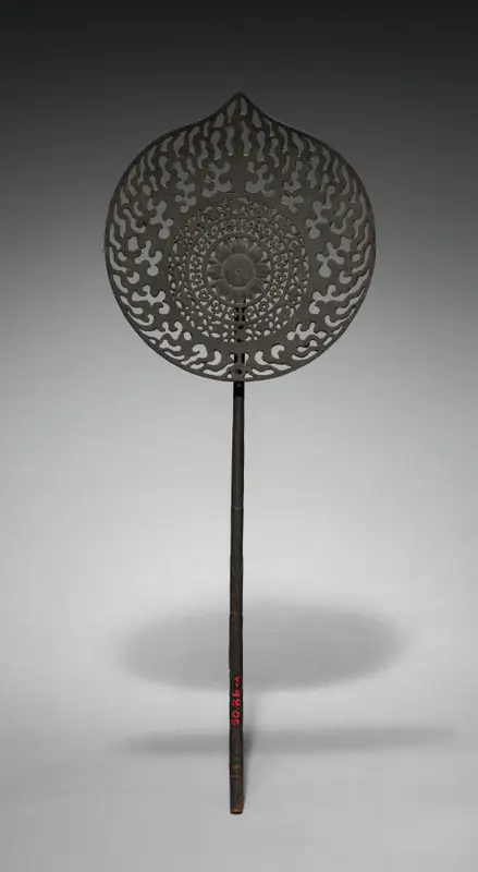 Halo for Buddha of the Future (Miroku Bosatsu) — تصویر رکورد موزهٔ هنر کلیولند (دسترسی آزاد)