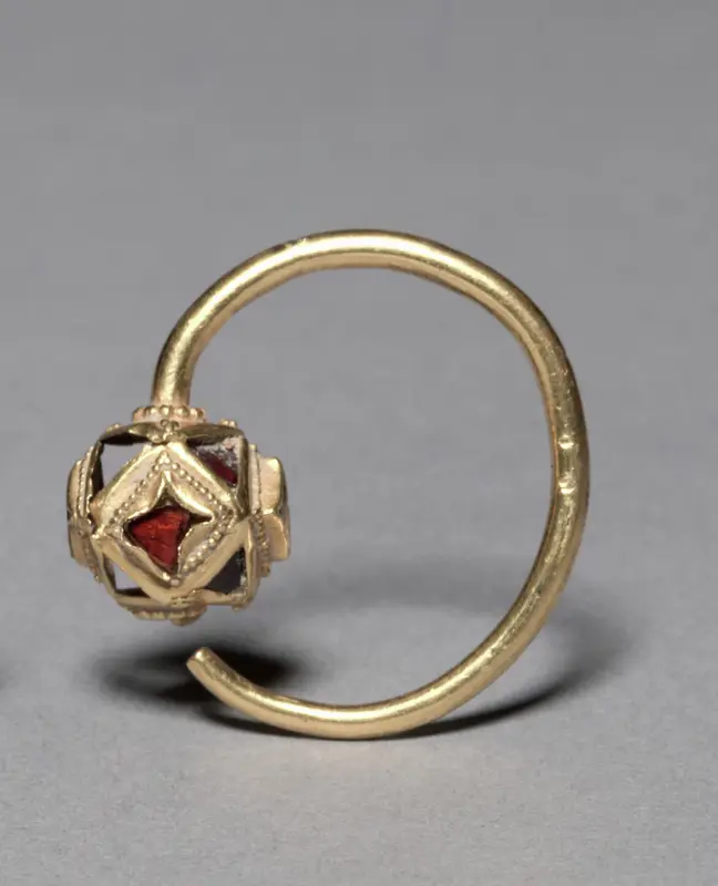 Earring — تصویر رکورد موزهٔ هنر کلیولند (دسترسی آزاد)