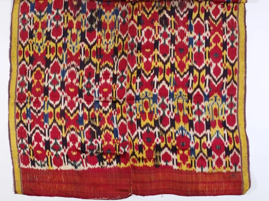 Dress fabric — تصویر رکورد موزهٔ ویکتوریا و آلبرت