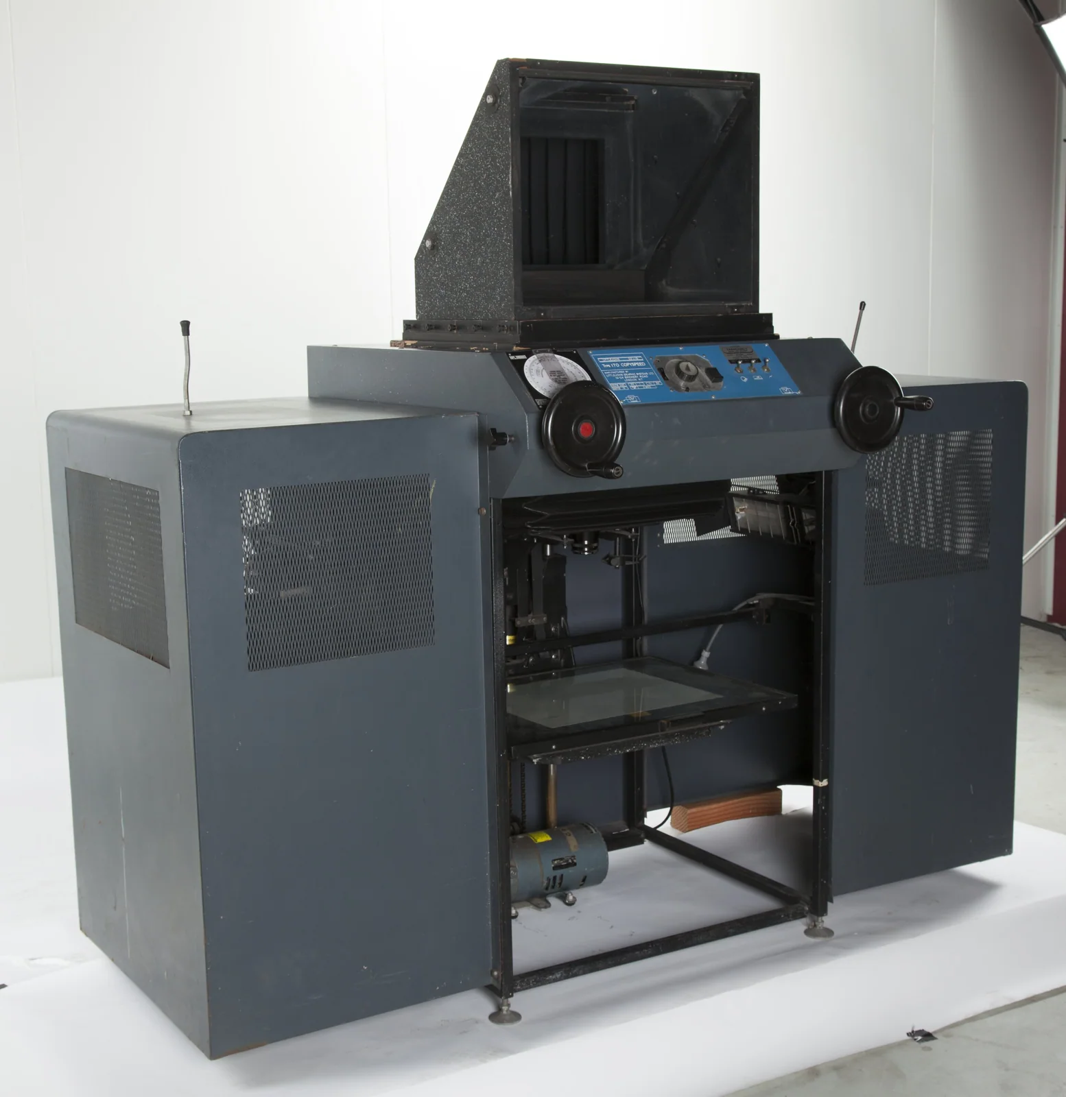 دوربین عکاسی Littlejohn Graphic Systems Ltd مدل Copyspeed Type 170 — عکس رکورد موزههای ویکتوریا (استرالیا)