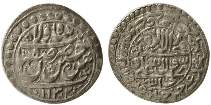 روی و پشت «۴ شاهی — شاه سلطان حسین صفوی، ۱۷۱۷–۱۷۲۲ م» — عکس رکورد کاتالوگ نومیستا
