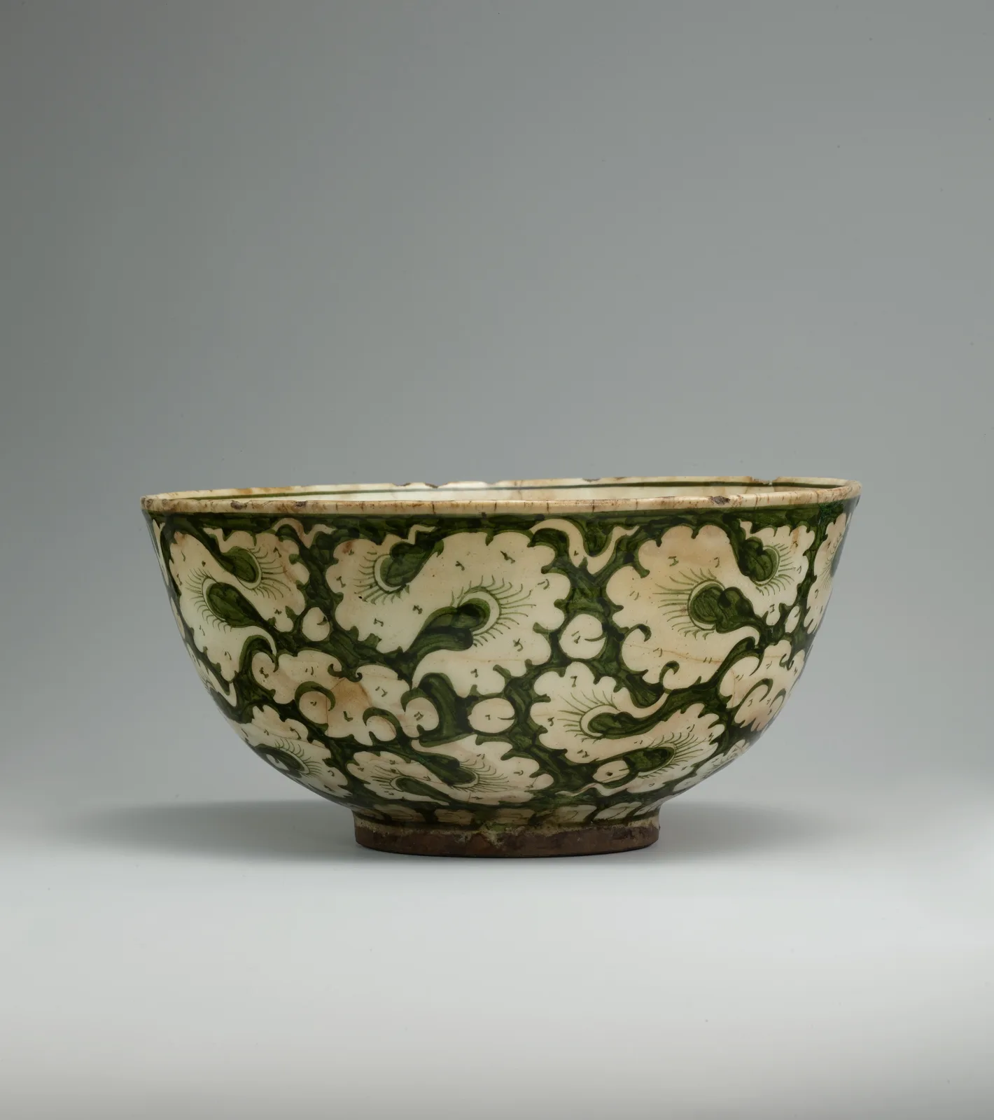 Polychrome Bowl with Cloud Decoration — تصویر رکورد موزهٔ متروپولیتن (دسترسی آزاد)