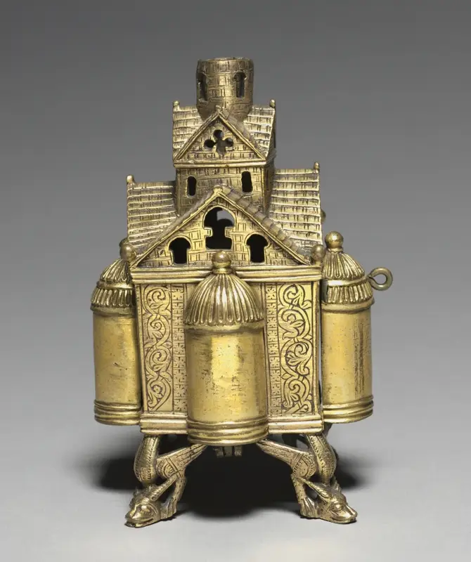 Incense Burner and Stand for an Altar Cross — تصویر رکورد موزهٔ هنر کلیولند (دسترسی آزاد)