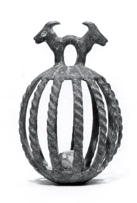 Openwork rattle bell — تصویر رکورد موزهٔ متروپولیتن (دسترسی آزاد)