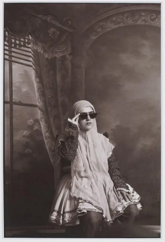 Photograph: Qajar — تصویر رکورد موزهٔ ویکتوریا و آلبرت — شمارهٔ رکورد E.354-2010