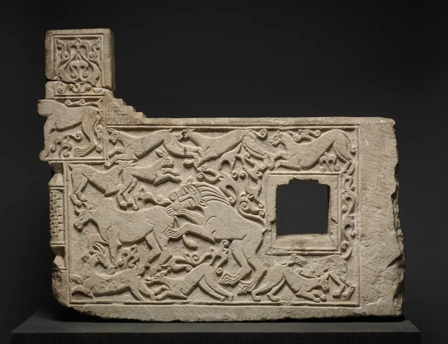 Balustrade Fragment with Animals from the residence of Hajji Hasan ibn Ibrahim ibn Muhammad — تصویر رکورد موزهٔ هنر کلیولند (دسترسی آزاد)