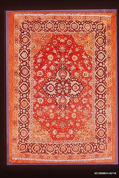 قالی ابریشم کاشان — نمای تکمیلی ثبتشده در رکورد موزه