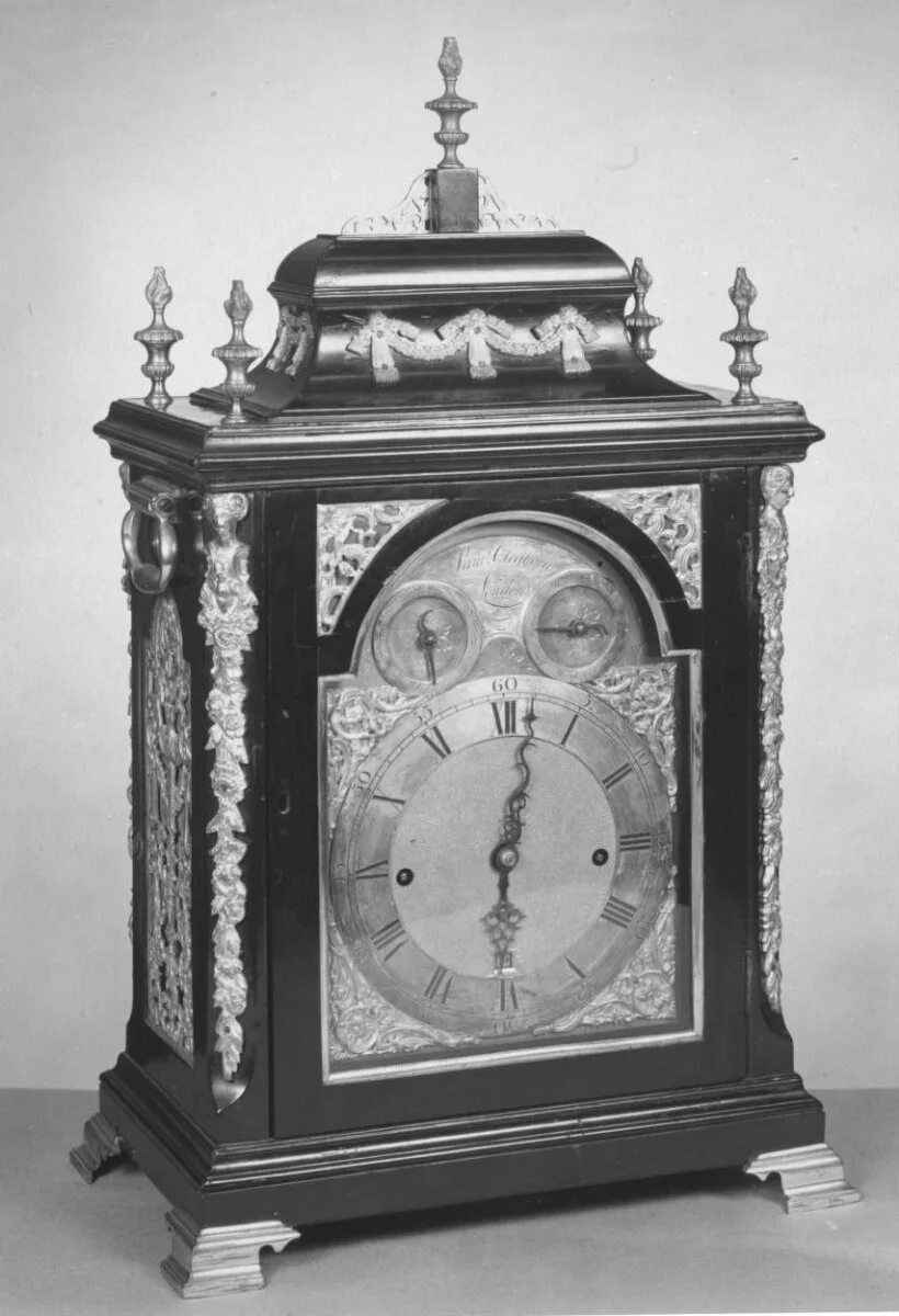 Bracket clock — تصویر رکورد موزهٔ ویکتوریا و آلبرت