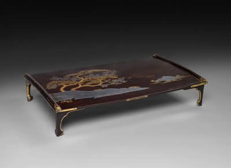 Writing Table with Pine, Bamboo, and Plum — تصویر رکورد موزهٔ هنر کلیولند (دسترسی آزاد)
