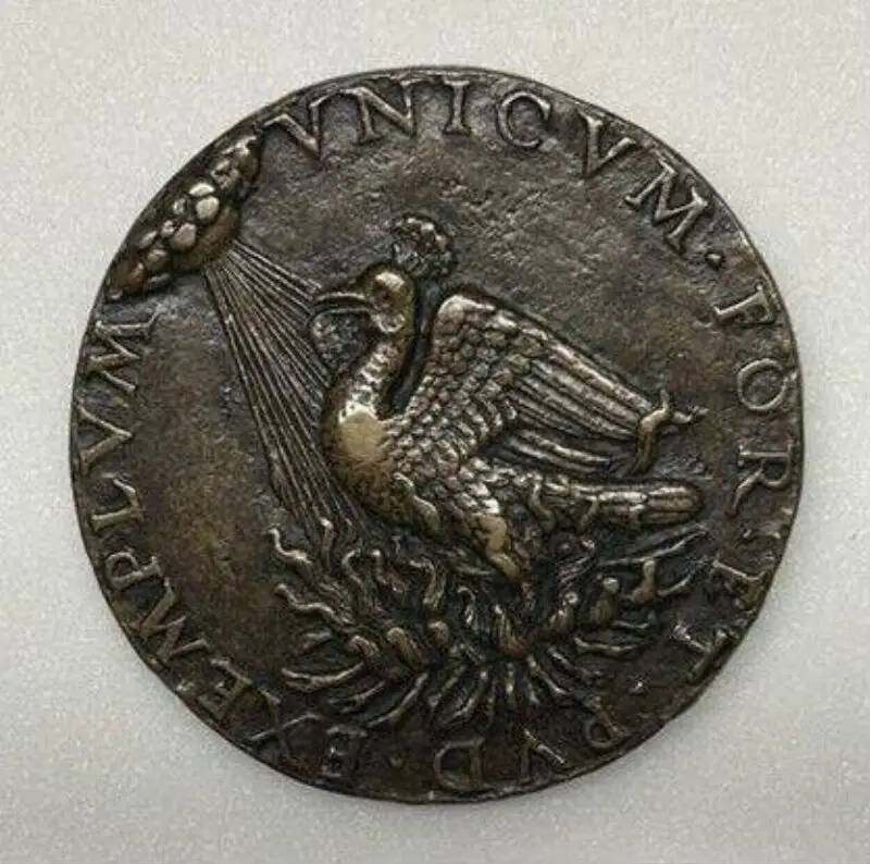 Medal: Giulia Astallia — تصویر رکورد موزهٔ ویکتوریا و آلبرت