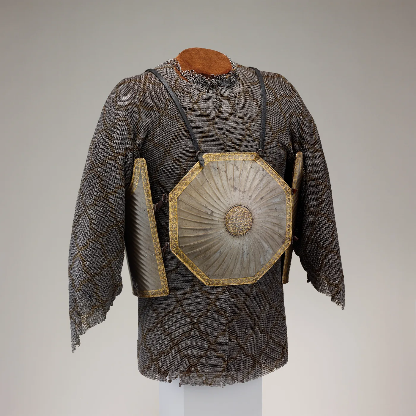 Cuirass (<i>Char-aina</i>) — تصویر رکورد موزهٔ متروپولیتن (دسترسی آزاد)