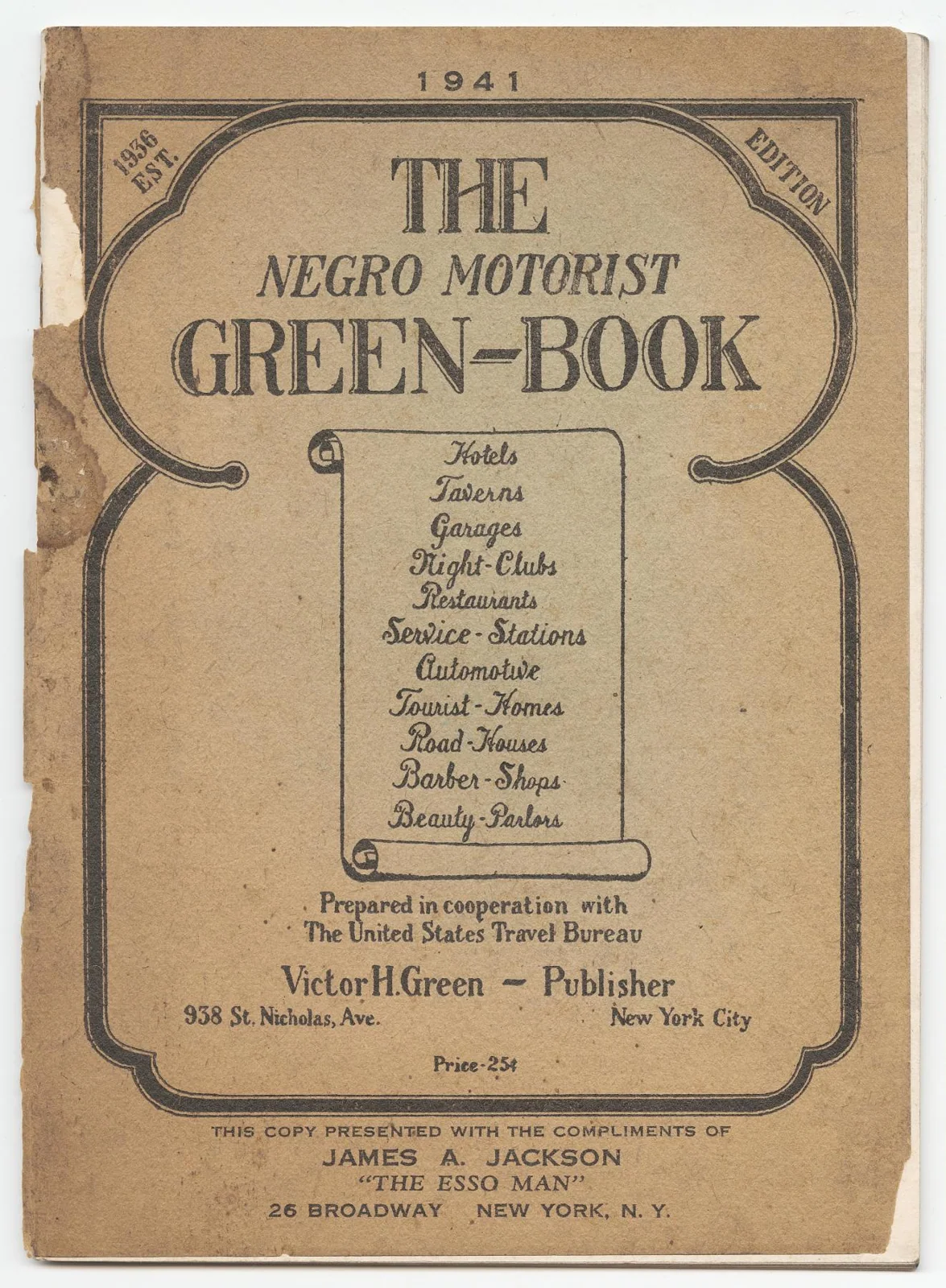 کتاب سبز مسافران سیاهپوست (The Negro Motorist Green-Book) — عکس رکورد موزهٔ ملی تاریخ و فرهنگ آفریقاییـآمریکایی (اسمیتسونیان)