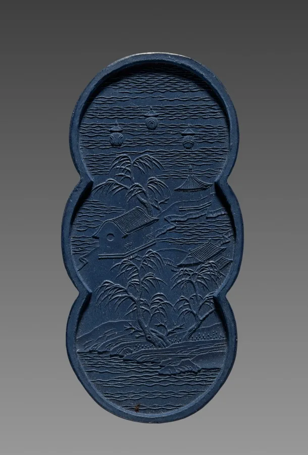 Ink Stick from an Imperially Commissioned Set of Ink Stick with Images and Poems of Famous West Lake Sites — تصویر رکورد موزهٔ هنر کلیولند (دسترسی آزاد)