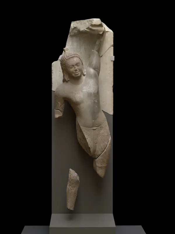 Krishna Lifting Mount Govardhan — تصویر رکورد موزهٔ هنر کلیولند (دسترسی آزاد)