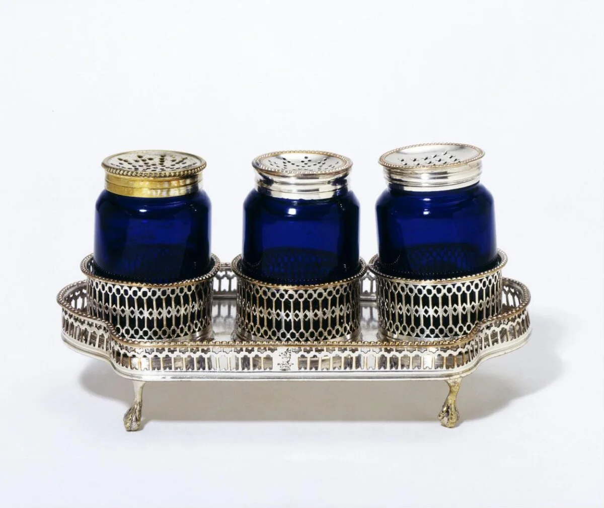 Inkstand — تصویر رکورد موزهٔ ویکتوریا و آلبرت