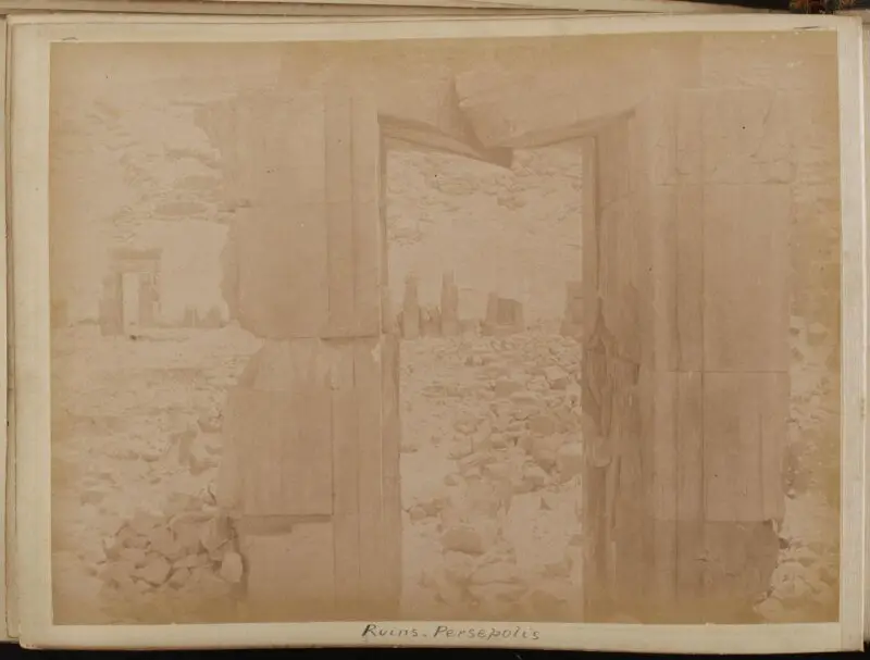 Photograph: C.R. Smith Archive — تصویر رکورد موزهٔ ویکتوریا و آلبرت — شمارهٔ رکورد E.339:49-2010