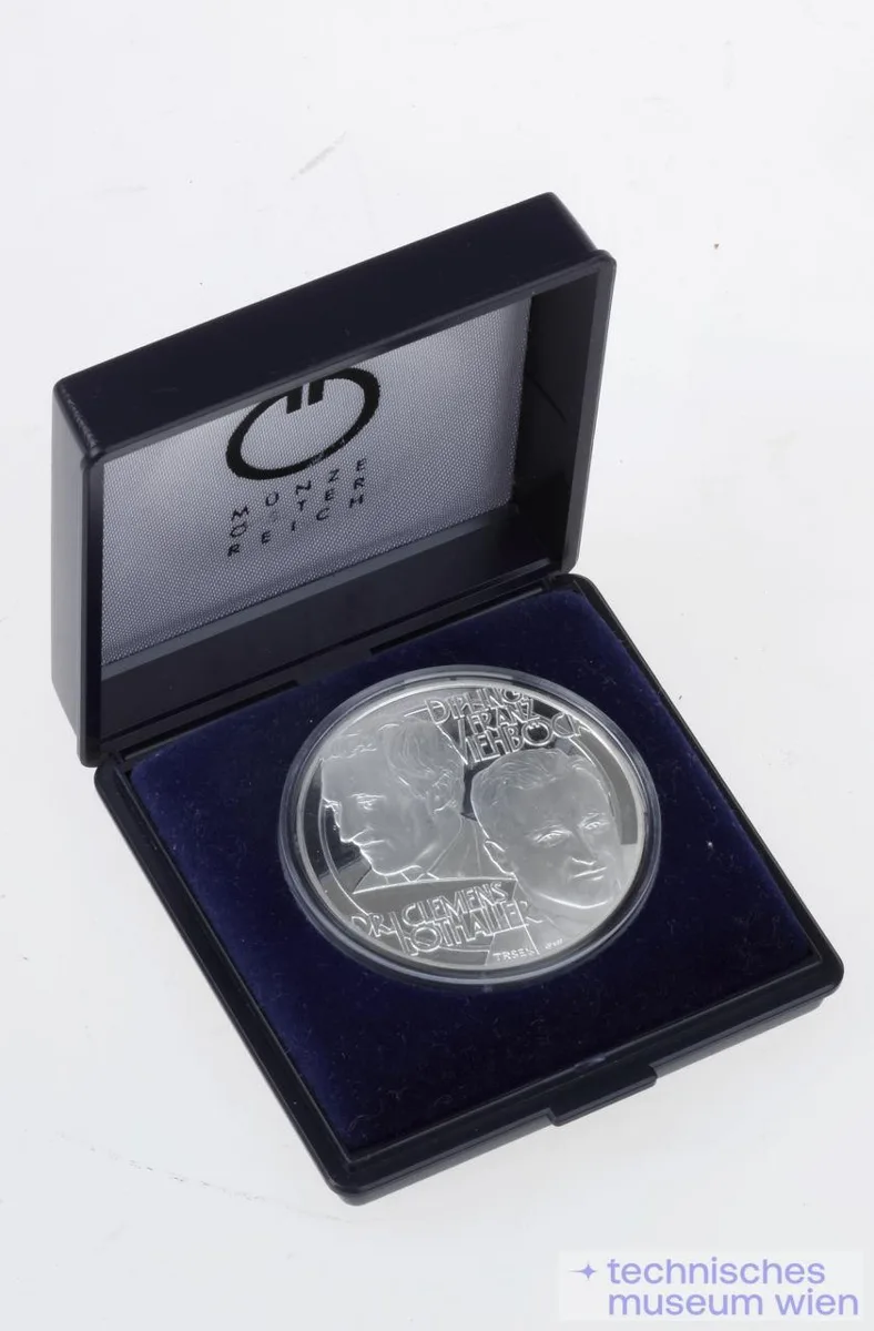 Gedenkmedaille "Der erste Österreicher im Weltraum" aus Silber — تصویر رکورد یوروپیانا