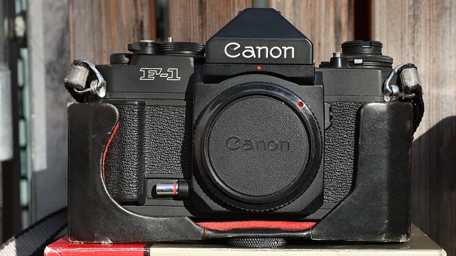 Canon F-1 — تصویر رکورد ویکیداده
